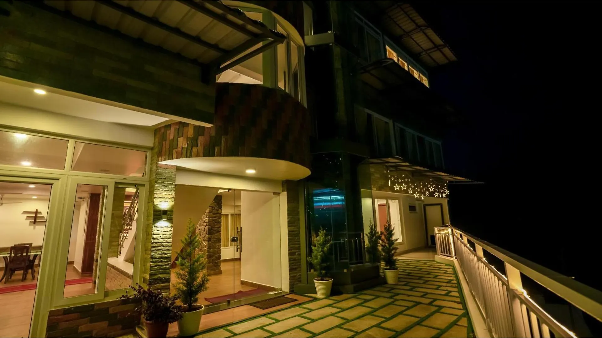 *** Hotel Carmel Top Munnar India