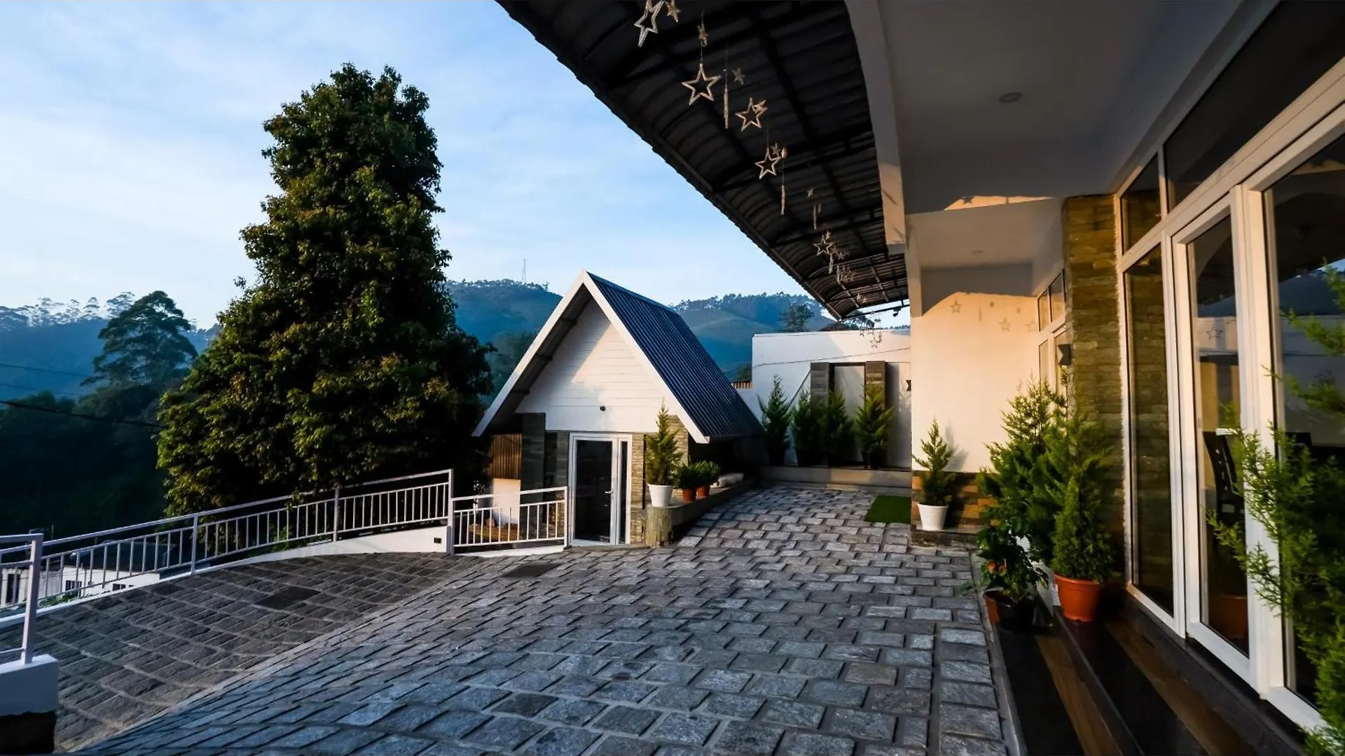 Carmel Top Munnar Hotel